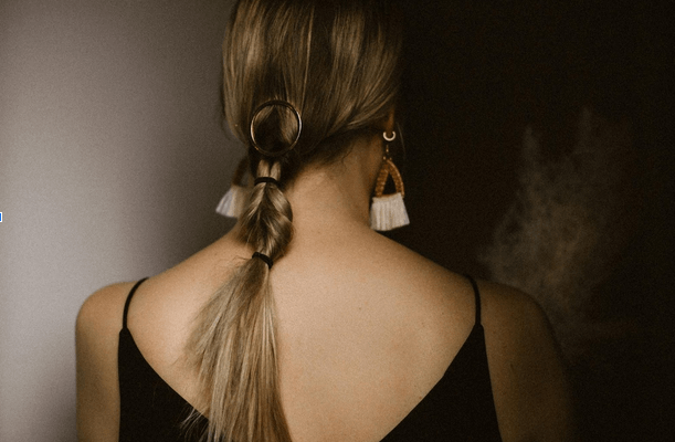 chic-ponytail-hairstyles-barbies-beauty-bits chic-ponytail-hairstyles-barbies-beauty-bits